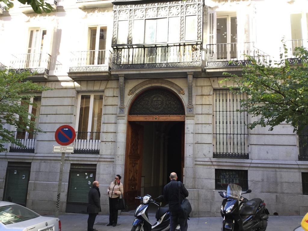 Opera By Forever Rentals Madrid Ngoại thất bức ảnh